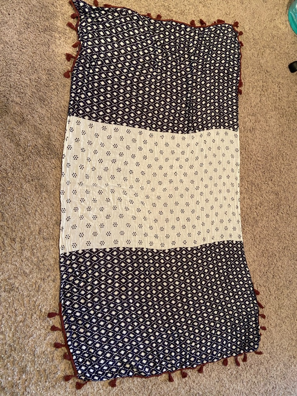 Patterned Scarf - Picture 2 of 4